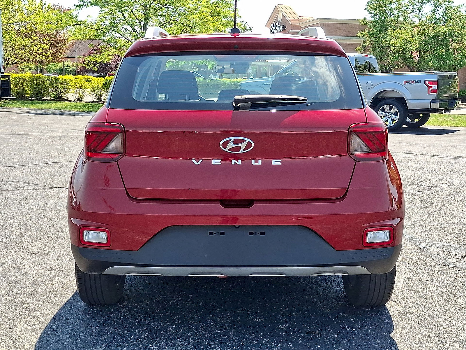 Used 2024 Hyundai Venue SEL FWD image 22