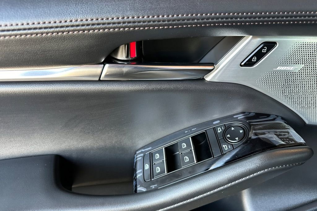 New 2025 MAZDA MAZDA3 Hatchback w/Premium Plus Pkg image 9