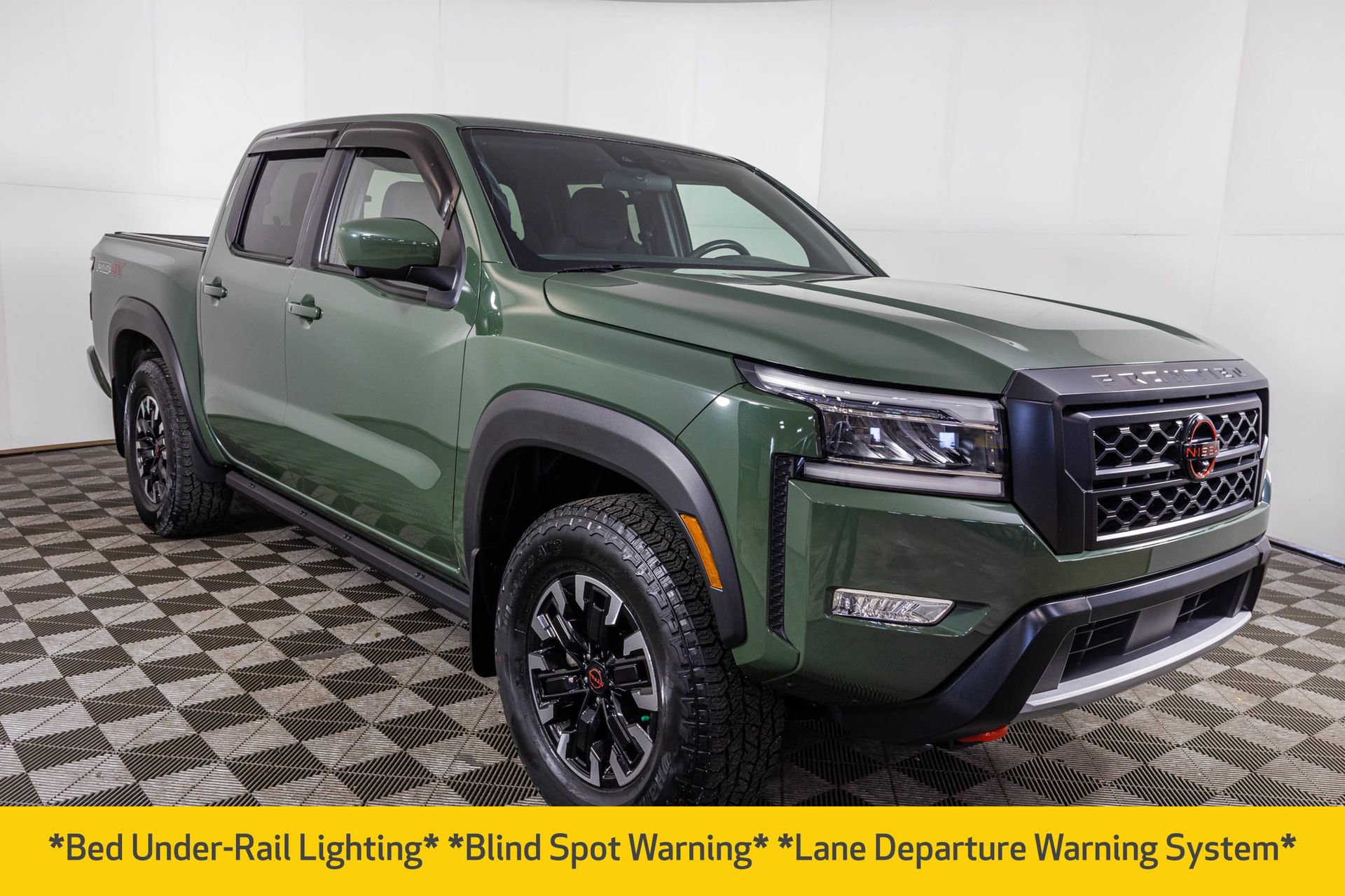 Used 2023 Nissan Frontier PRO-4X w/ Pro Convenience Package image 12