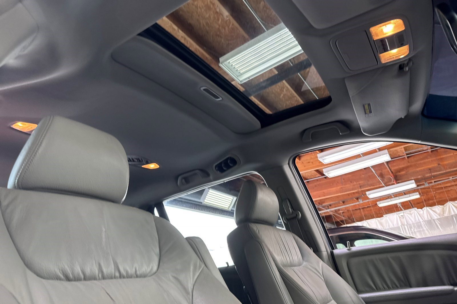 Used 2006 Honda Odyssey EX-L image 16