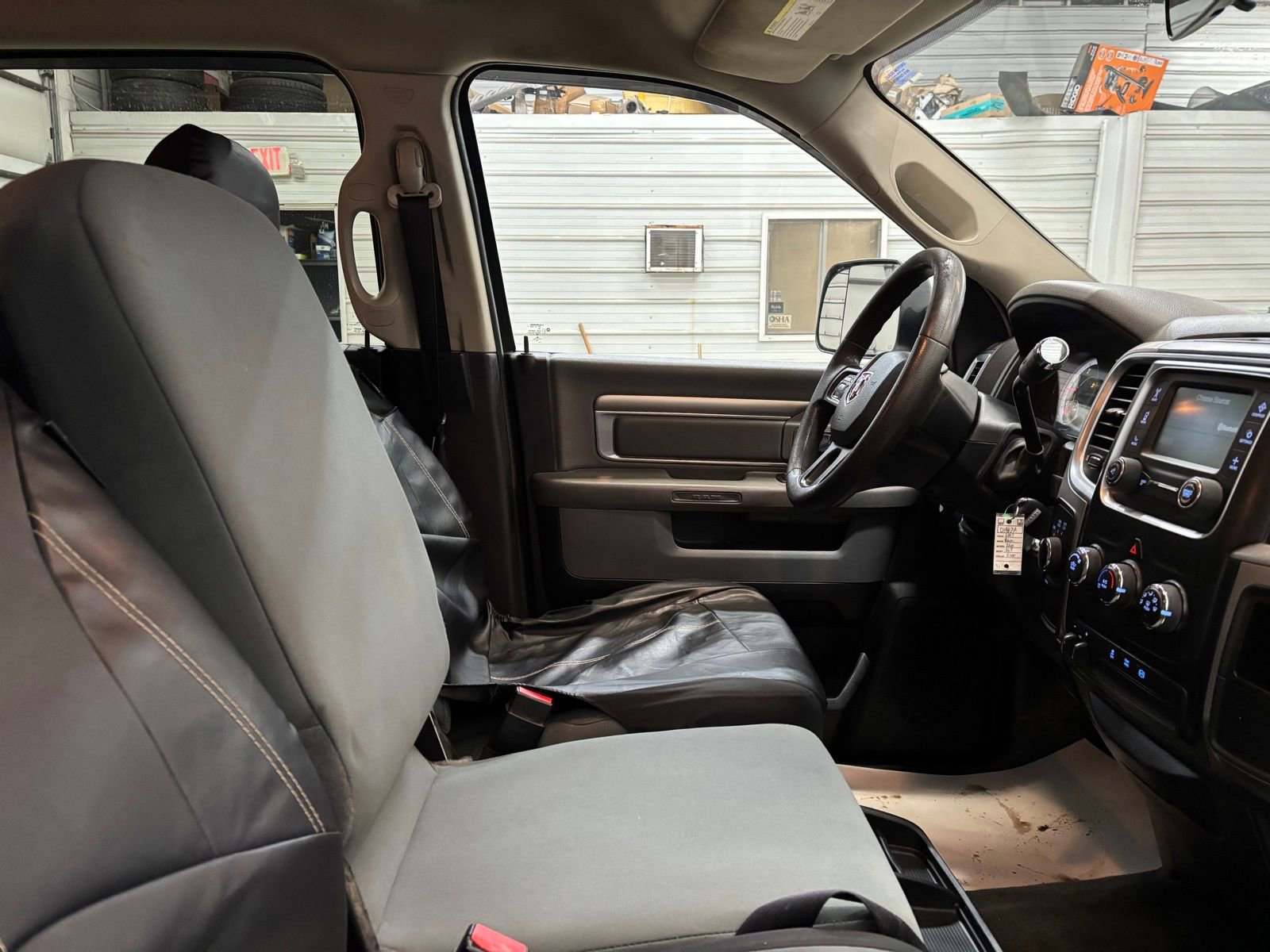 Used 2017 RAM 2500 SLT image 27