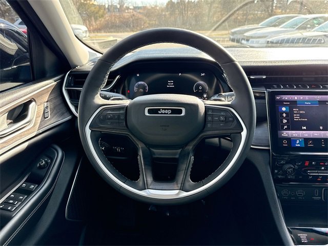 Used 2023 Jeep Grand Cherokee Limited w/ Luxury Tech Group II image 25