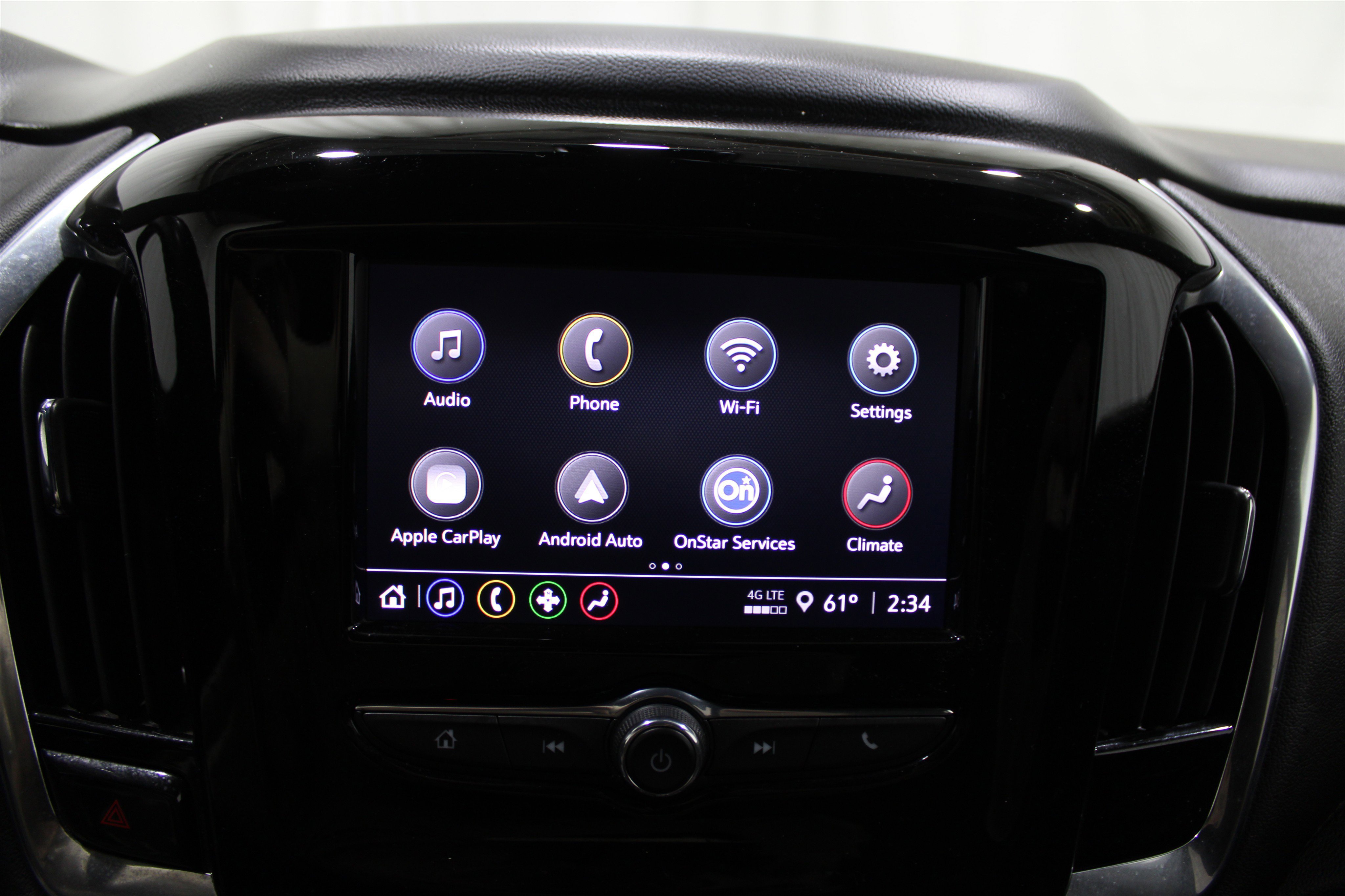 Used 2023 Chevrolet Traverse LT image 16