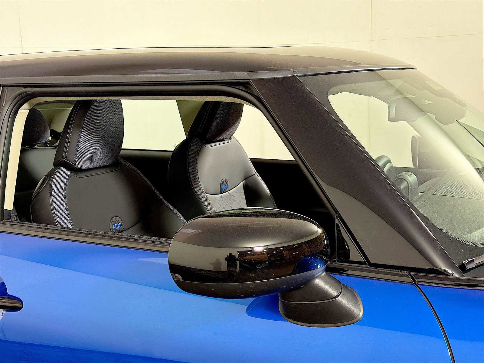 Certified 2025 MINI Cooper S FWD image 29