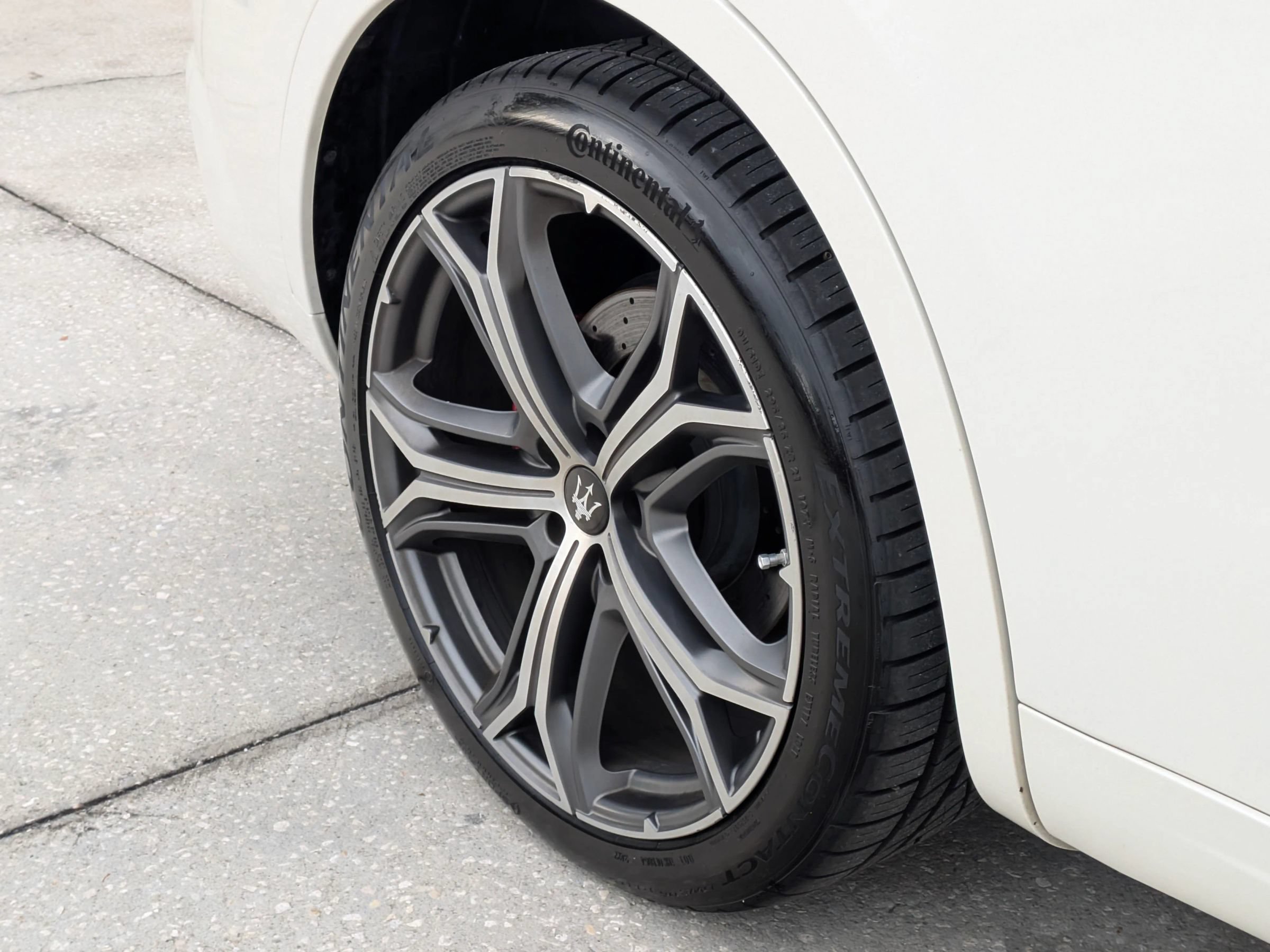 Used 2019 Maserati Levante GTS AWD/4WD image 7