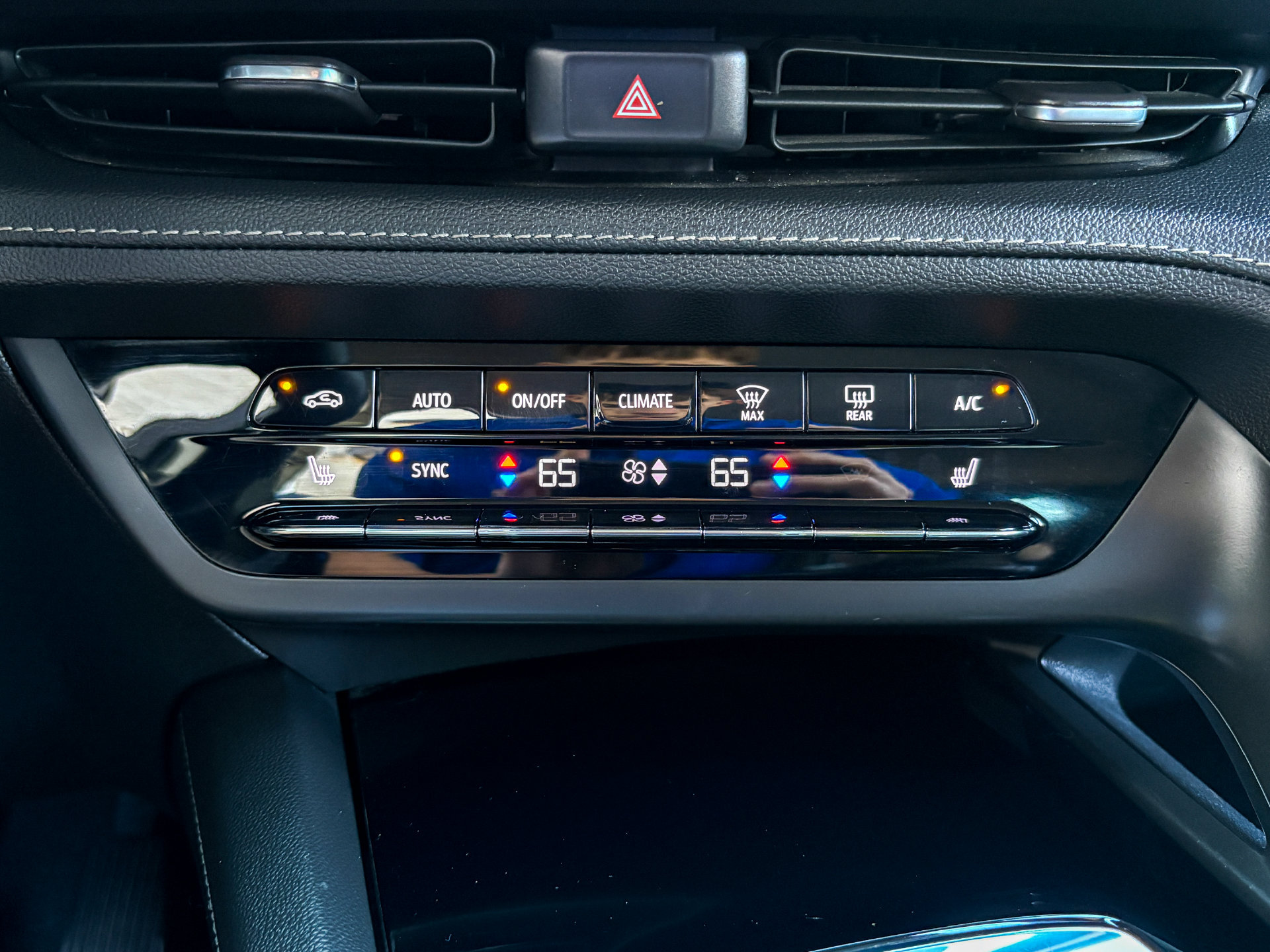 Used 2023 Buick Envision Essence FWD image 19
