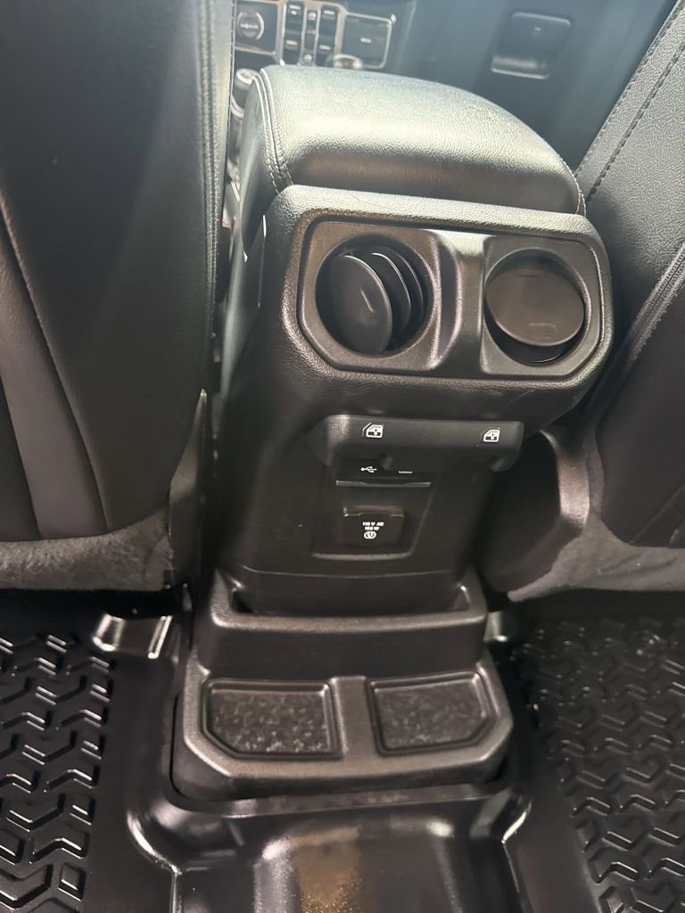 Used 2019 Jeep Wrangler Unlimited Sahara w/ Uconnect 4C Nav & Sound Group image 58