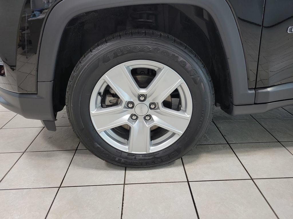 Certified 2022 Jeep Compass Latitude w/ Sun and Sound Group AWD/4WD image 50
