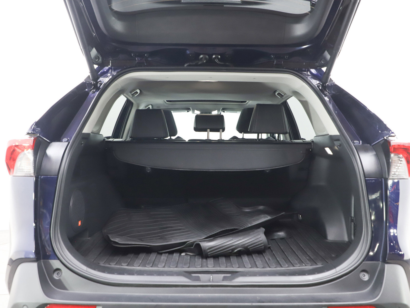 Used 2025 Toyota RAV4 Limited w/ Weather Package image 16