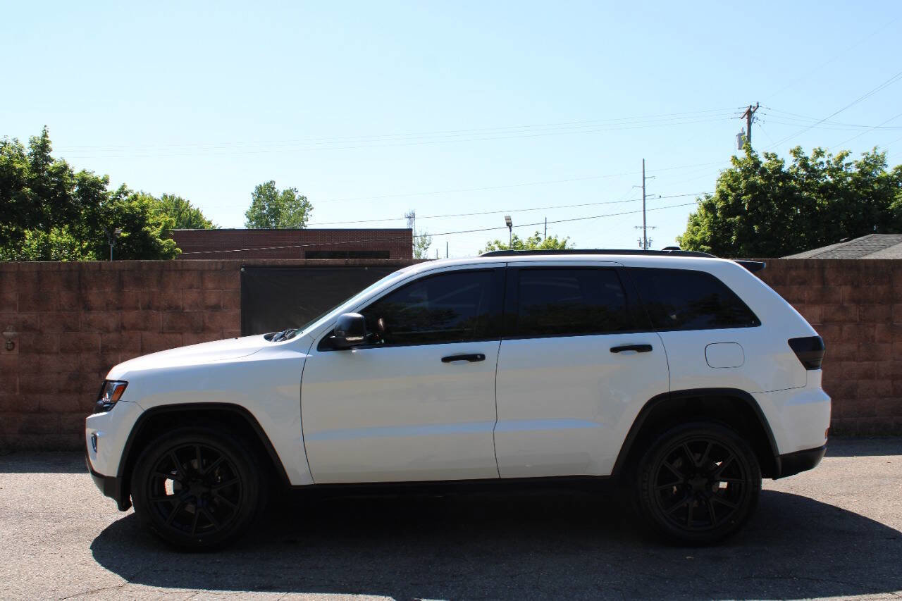 Used 2014 Jeep Grand Cherokee Limited AWD/4WD image 2