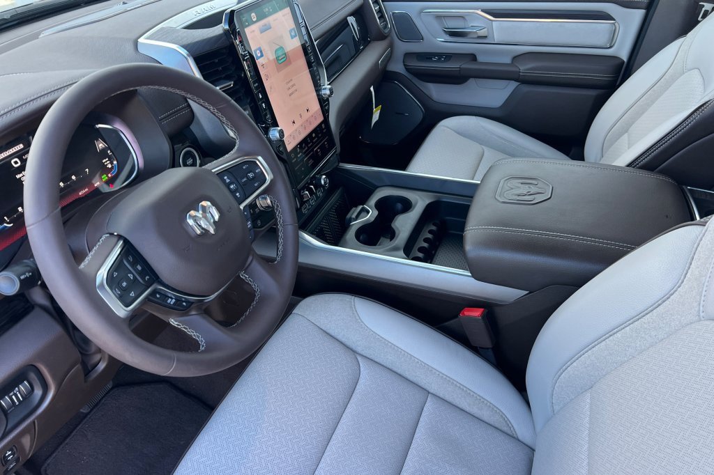 Used 2025 RAM 1500 Laramie image 7
