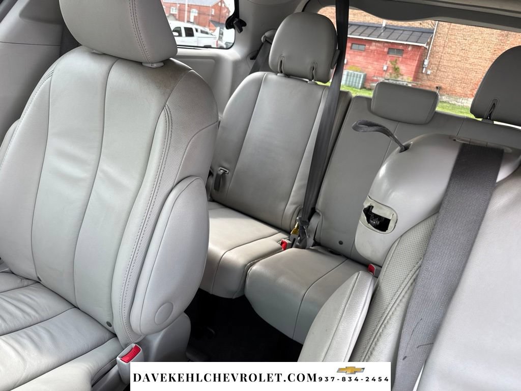 Used 2014 Toyota Sienna XLE w/ Entertainment Package FWD image 22
