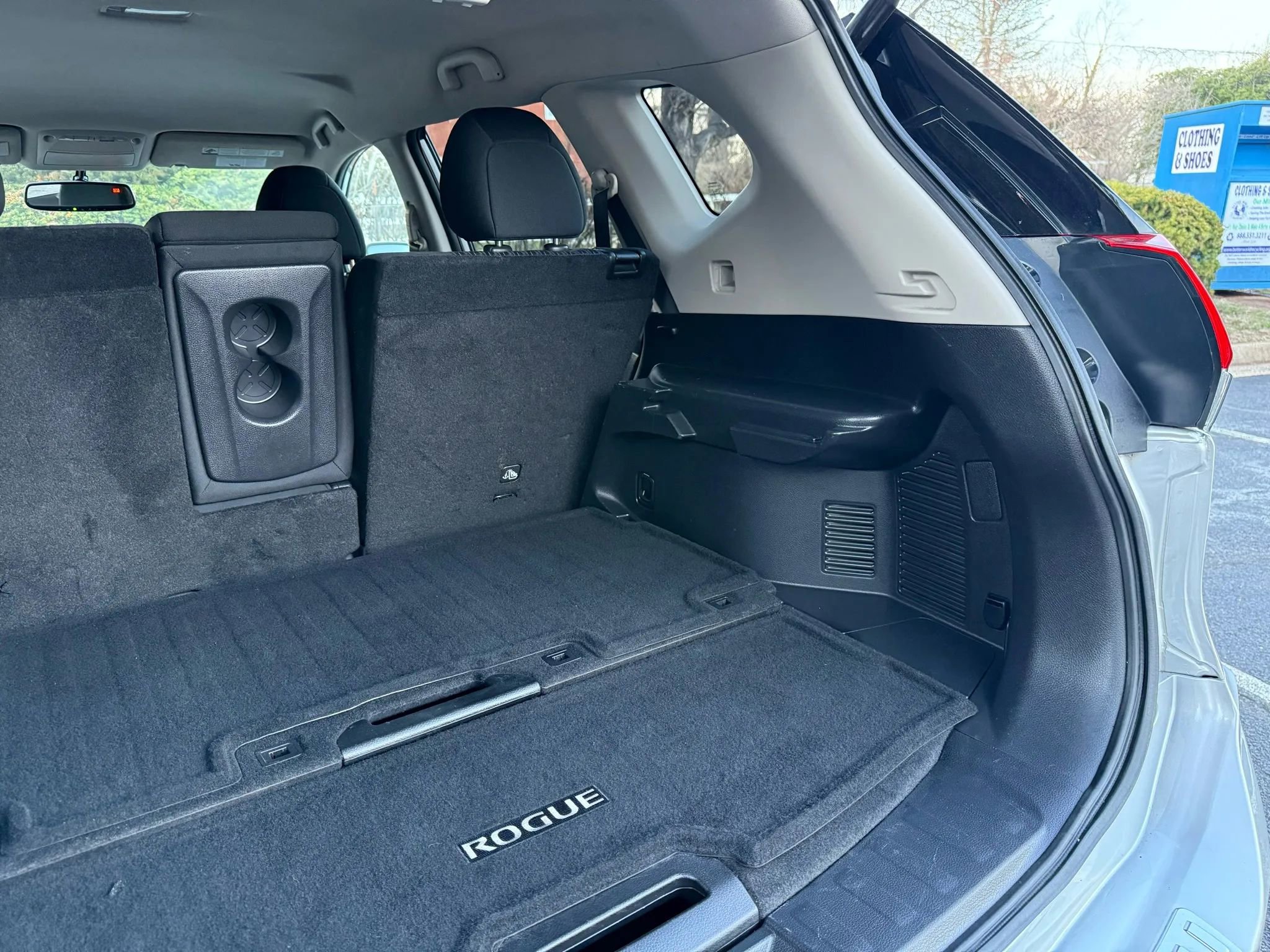 Used 2017 Nissan Rogue SV w/ SV Premium Package image 38