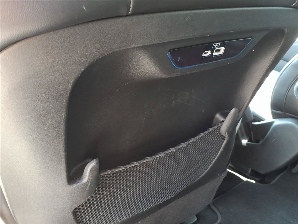 Used 2024 Chrysler Pacifica Limited FWD image 16