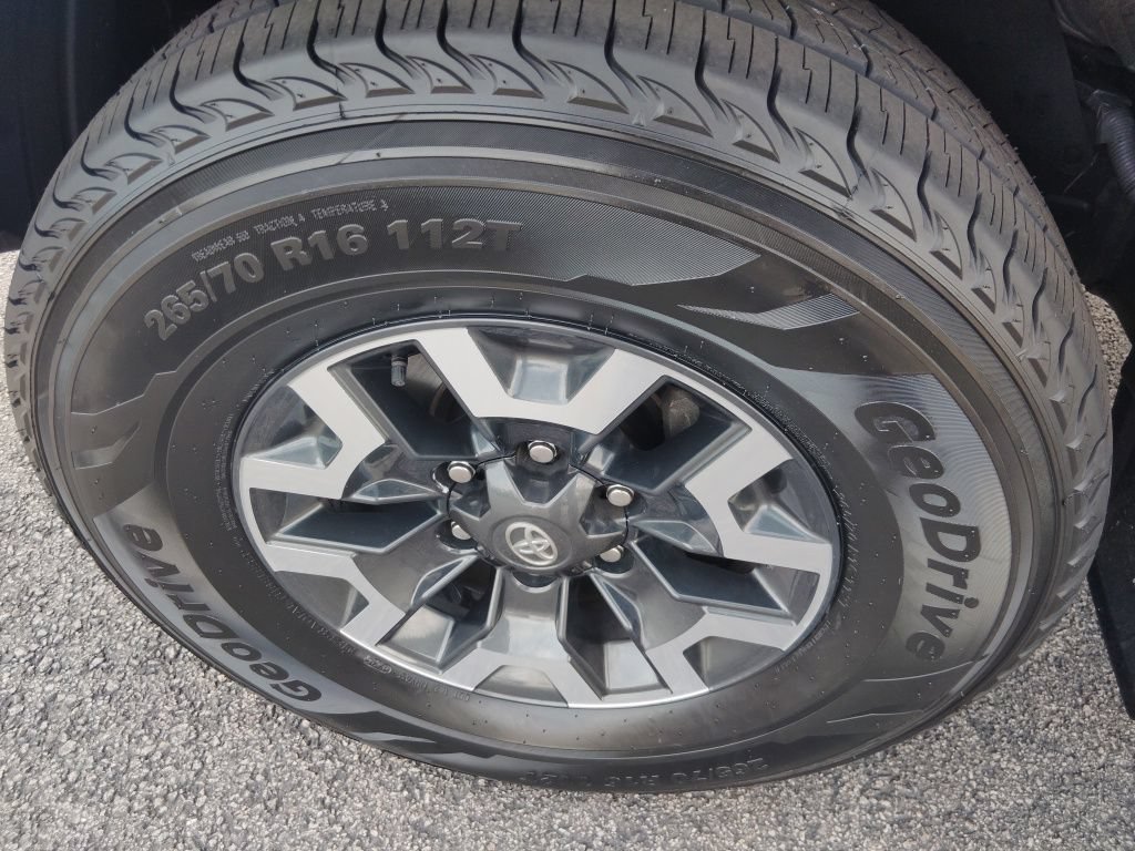 Certified 2023 Toyota Tacoma TRD Off-Road AWD/4WD image 12