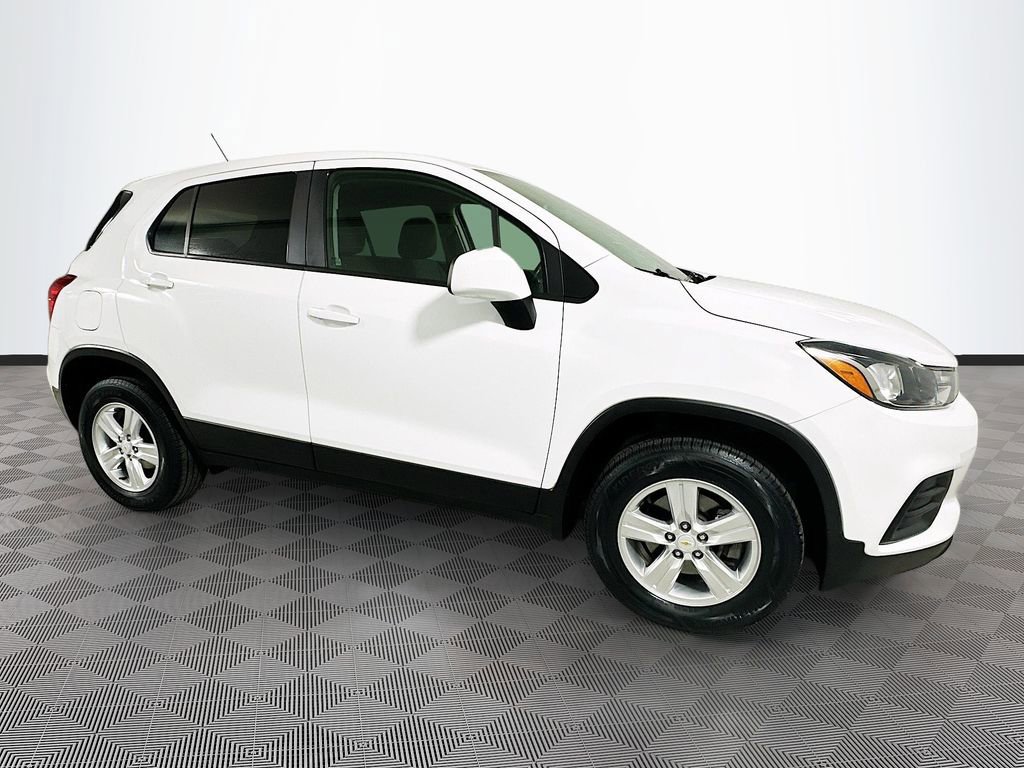 Used 2020 Chevrolet Trax LS w/ Tint and Cruise Package AWD/4WD image 8