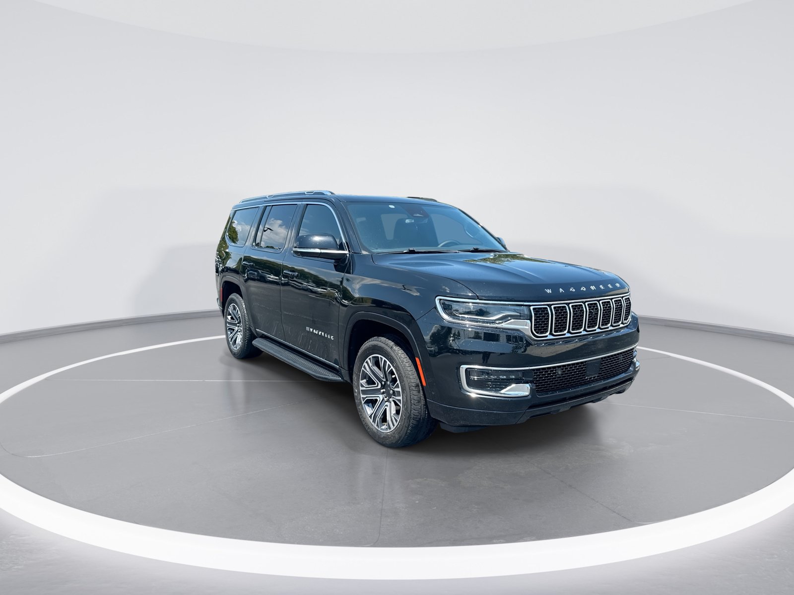 Used 2024 Jeep Wagoneer 4WD w/ Premium Group I image 2