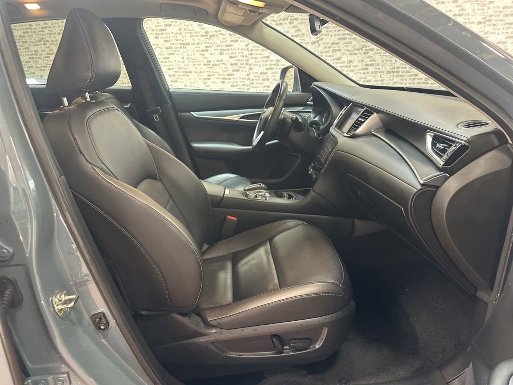 Used 2025 INFINITI QX50 Luxe image 11
