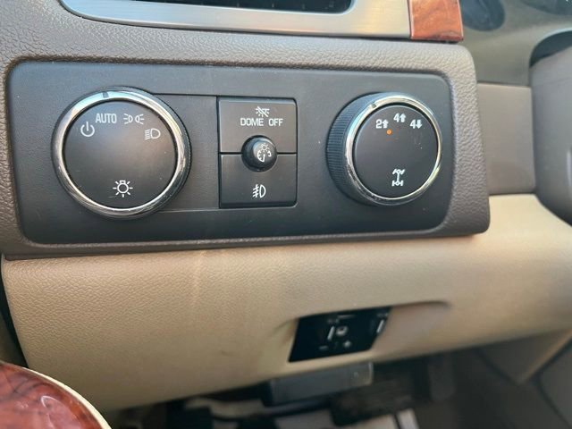 Used 2014 Chevrolet Silverado 2500 LTZ w/ LTZ Plus Package image 13