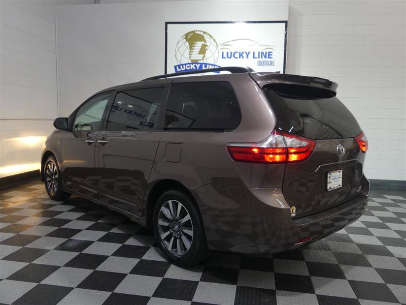 Used 2018 Toyota Sienna XLE Premium AWD/4WD image 11