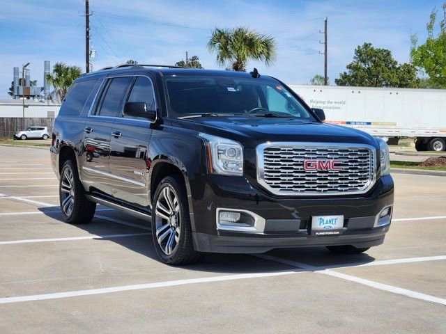 Used 2019 GMC Yukon XL Denali w/ Denali Ultimate Package AWD/4WD image 3