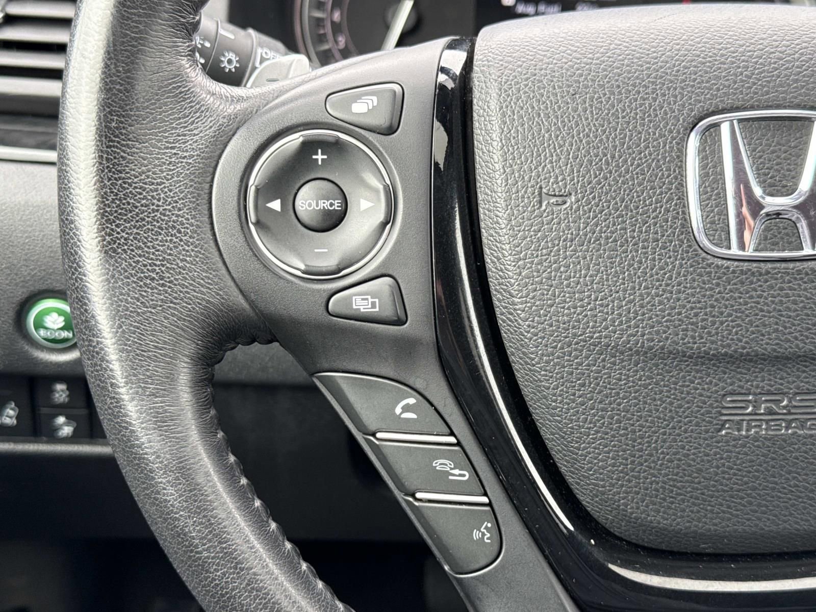 Used 2018 Honda Pilot Touring image 14