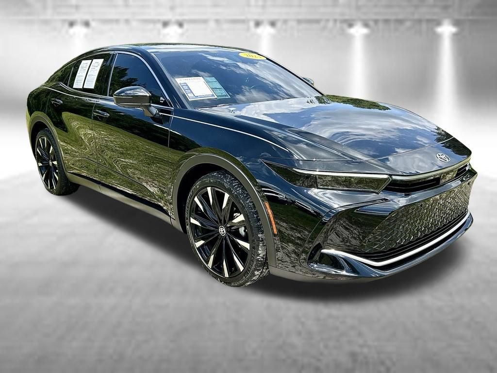 Used 2024 Toyota Crown Platinum AWD/4WD image 3