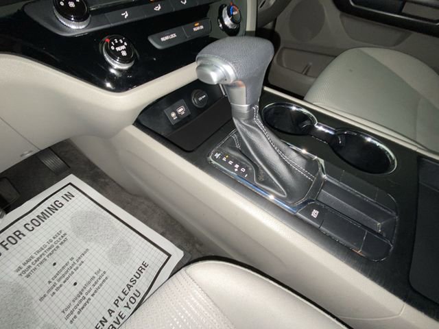 Used 2021 Kia Sedona LX image 19