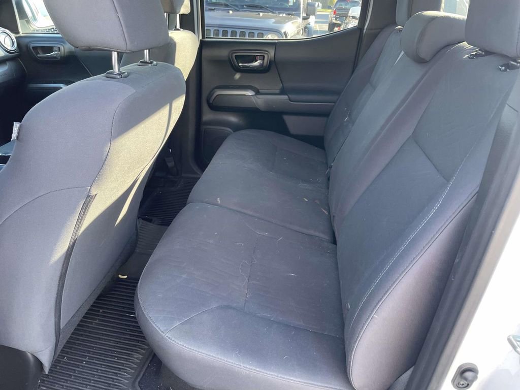 Used 2018 Toyota Tacoma TRD Sport image 21