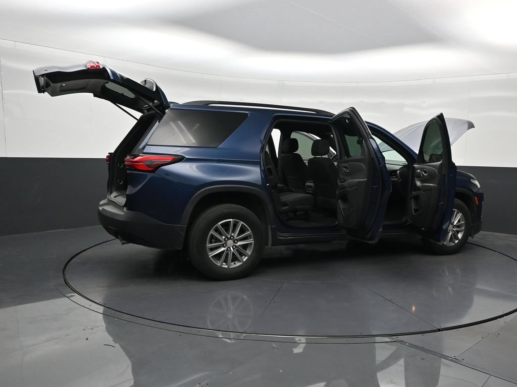 Used 2023 Chevrolet Traverse LT FWD image 32