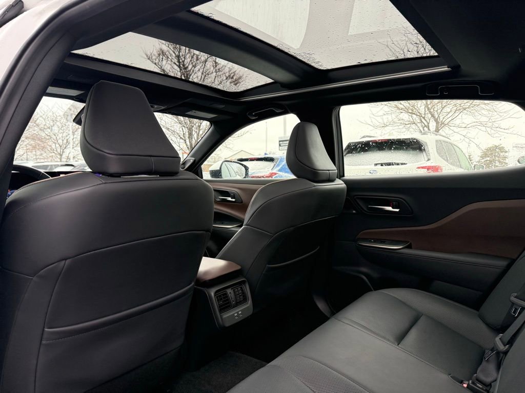 Used 2023 Toyota Crown Limited image 16