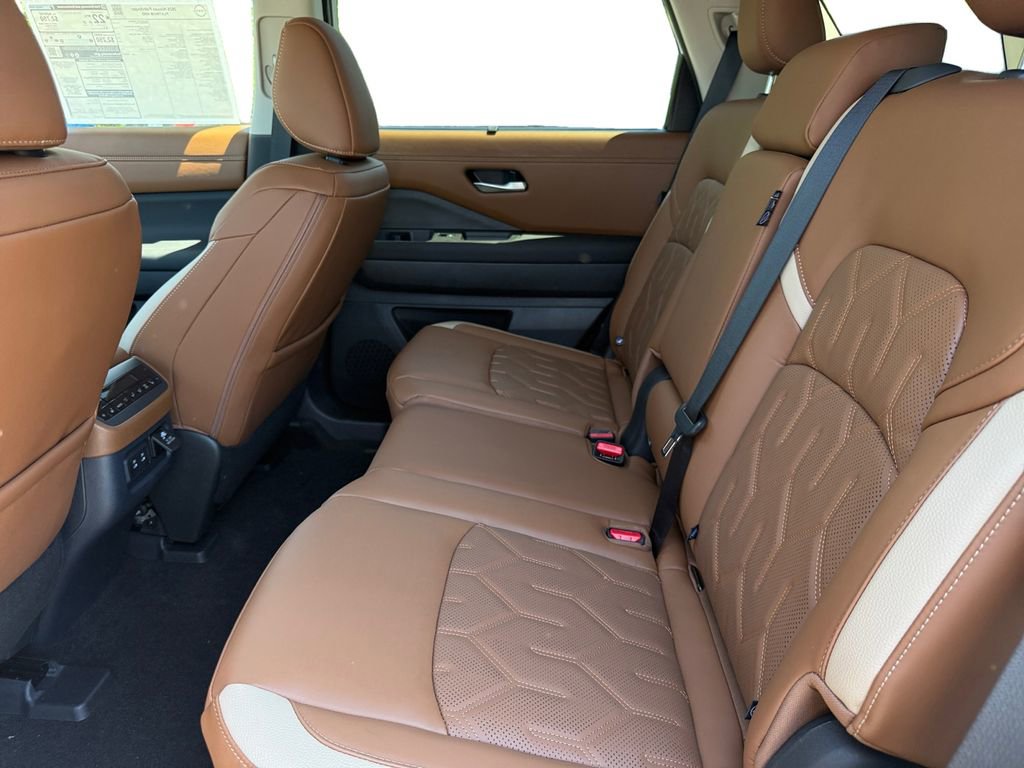 New 2026 Nissan Pathfinder Platinum w/ Cargo Package AWD/4WD image 15