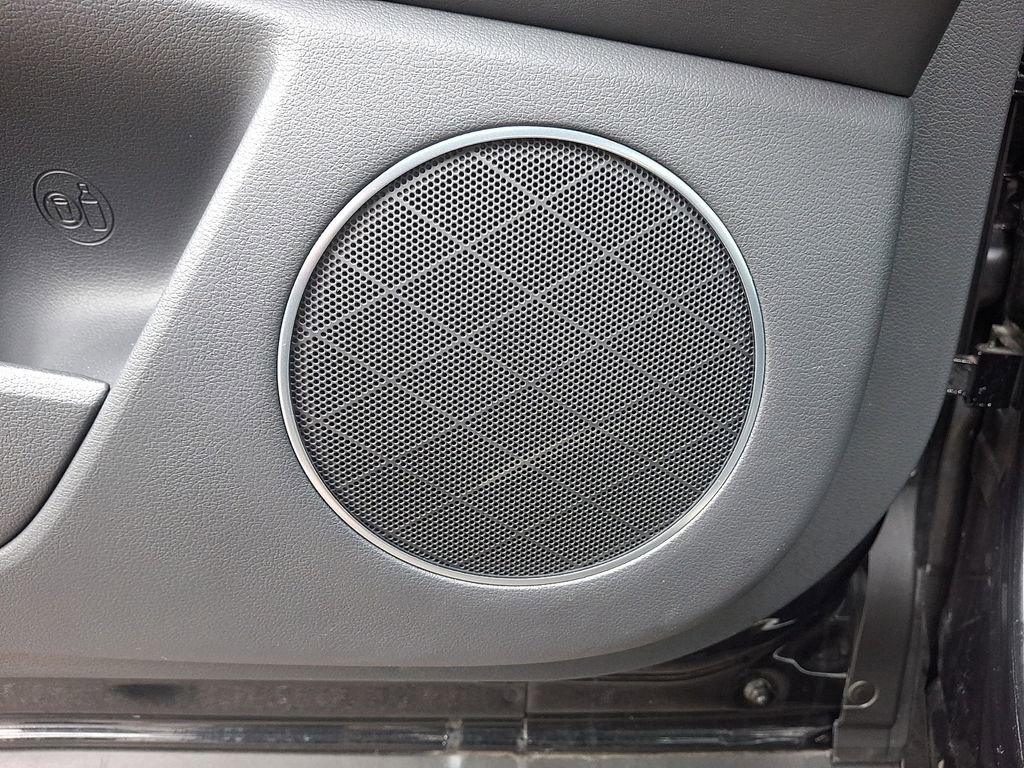 Used 2025 Genesis GV80 2.5T Standard image 16