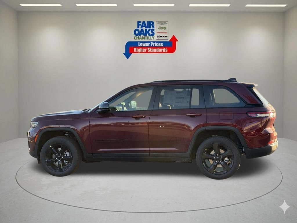 New 2025 Jeep Grand Cherokee Limited w/ Black Appearance Package AWD/4WD image 10