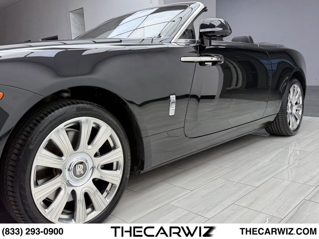 Used 2019 Rolls-Royce Dawn RWD image 12