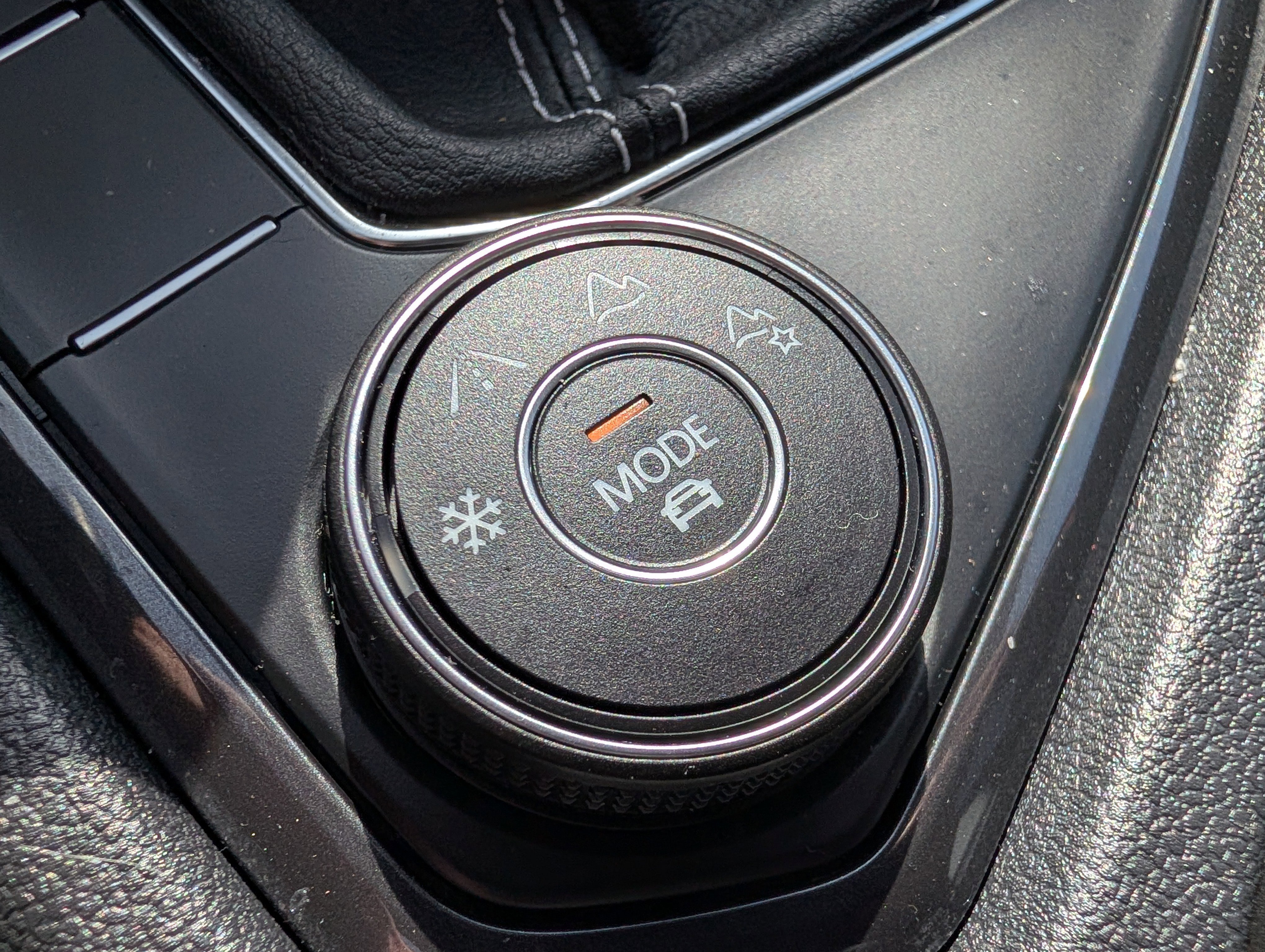 Certified 2022 Volkswagen Tiguan SE AWD/4WD image 34