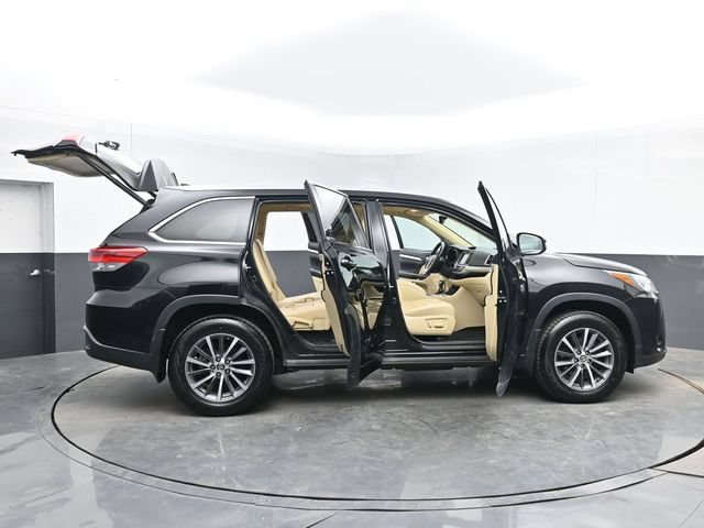 Used 2018 Toyota Highlander XLE w/ Protection Package #3 AWD/4WD image 56