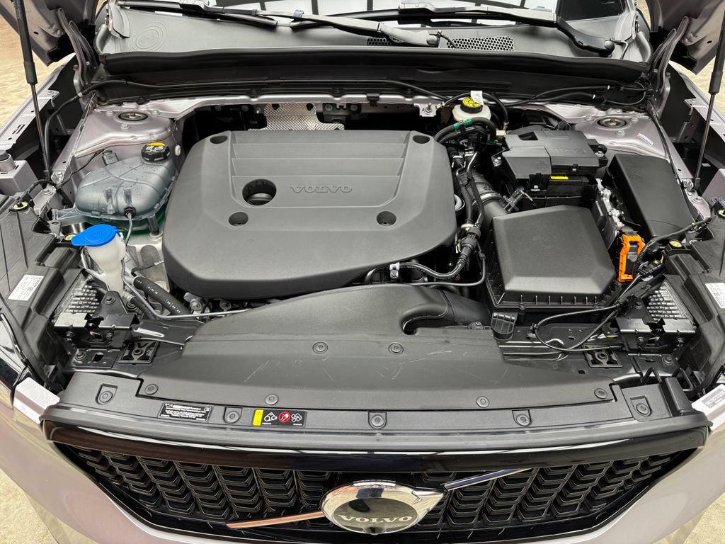 Used 2026 Volvo XC40 B5 Plus AWD/4WD image 30