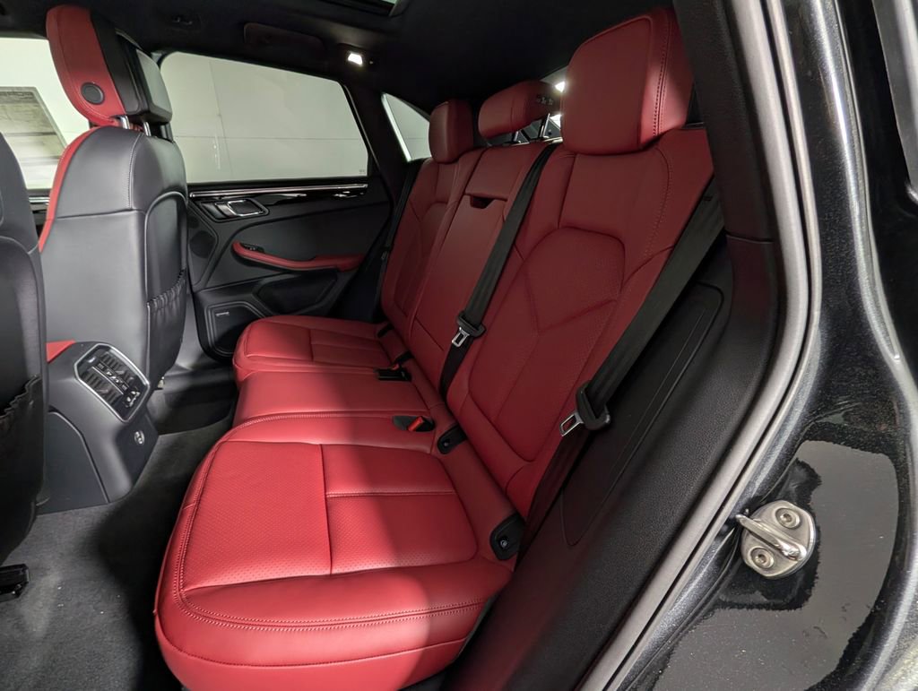 New 2026 Porsche Macan image 23