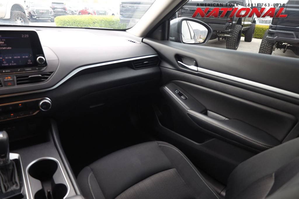 Used 2022 Nissan Altima 2.5 SV AWD/4WD image 19