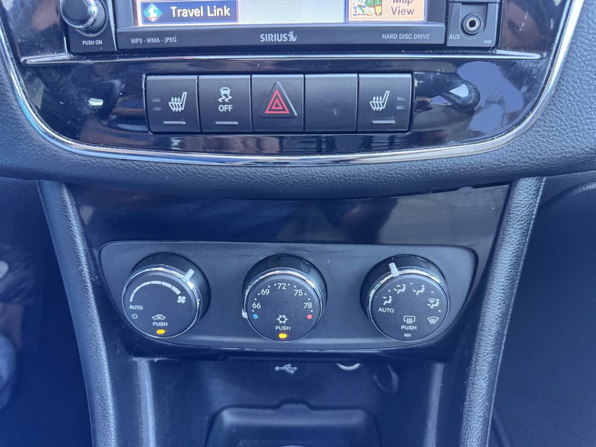 Used 2012 Chrysler 200 Limited FWD image 44