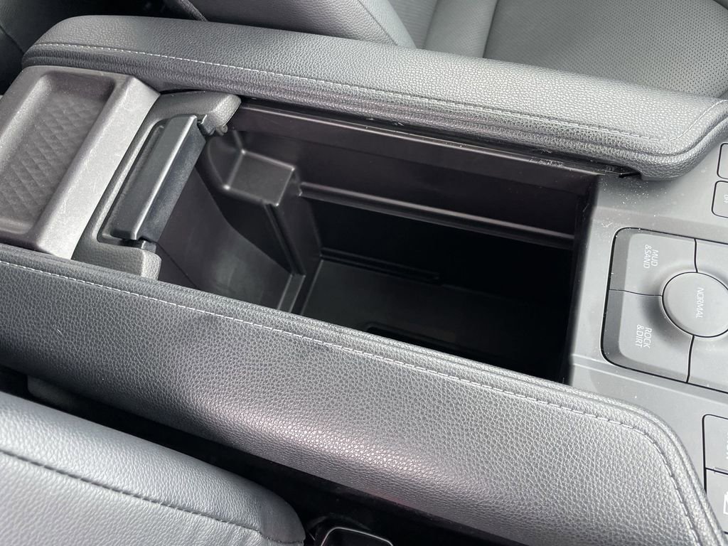 Used 2025 Toyota Grand Highlander AWD image 33
