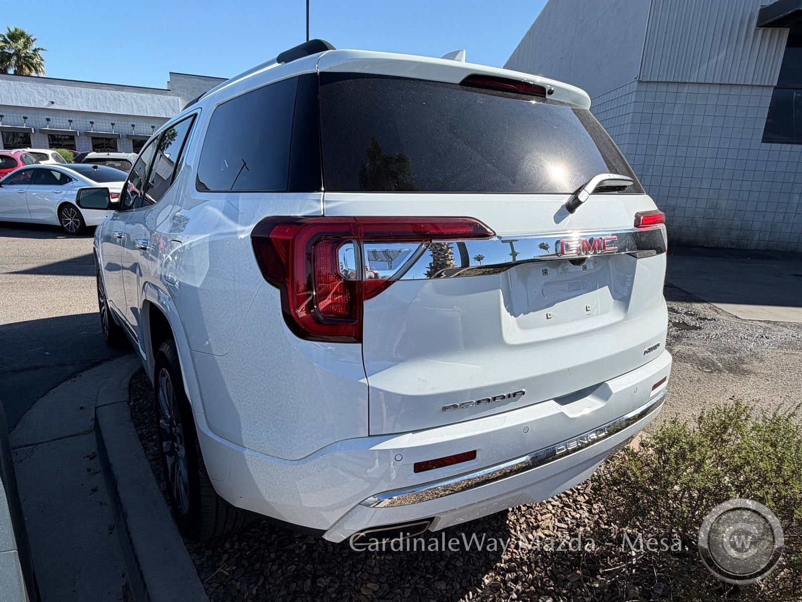 Used 2023 GMC Acadia Denali image 4