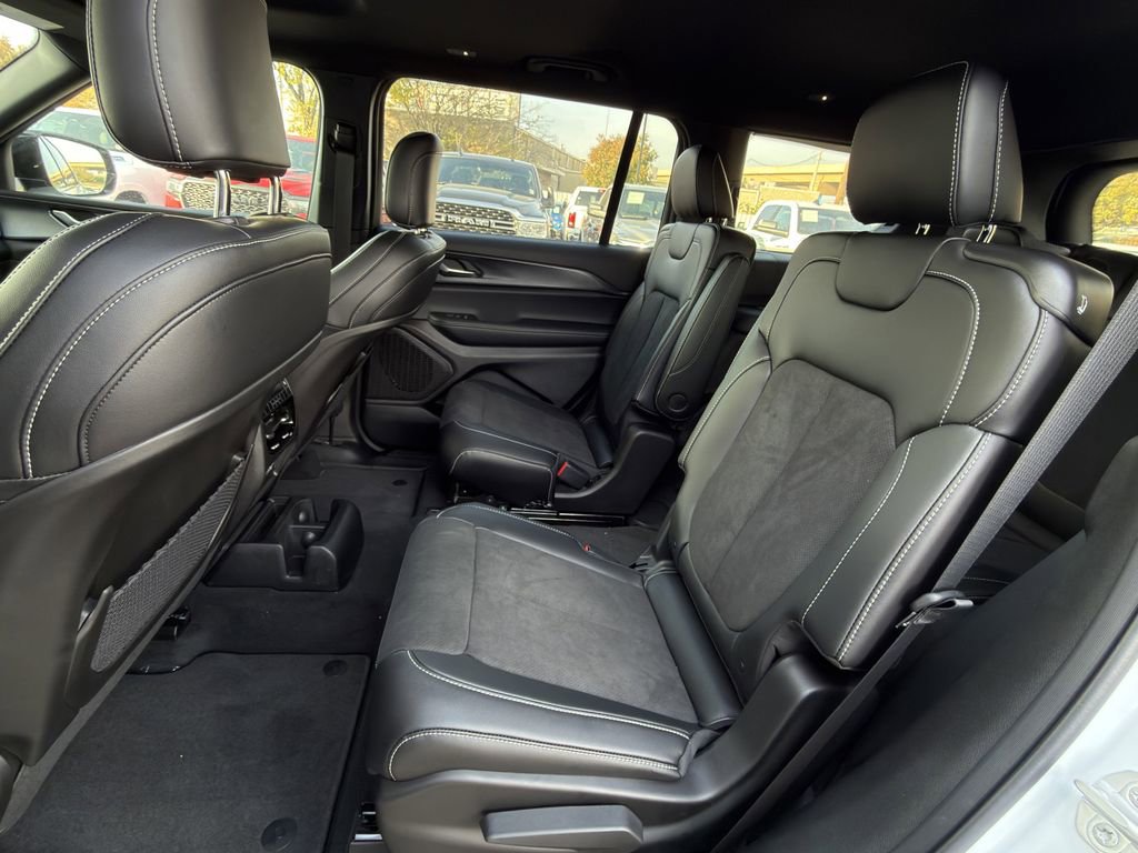 New 2025 Jeep Grand Cherokee L Altitude AWD/4WD image 21