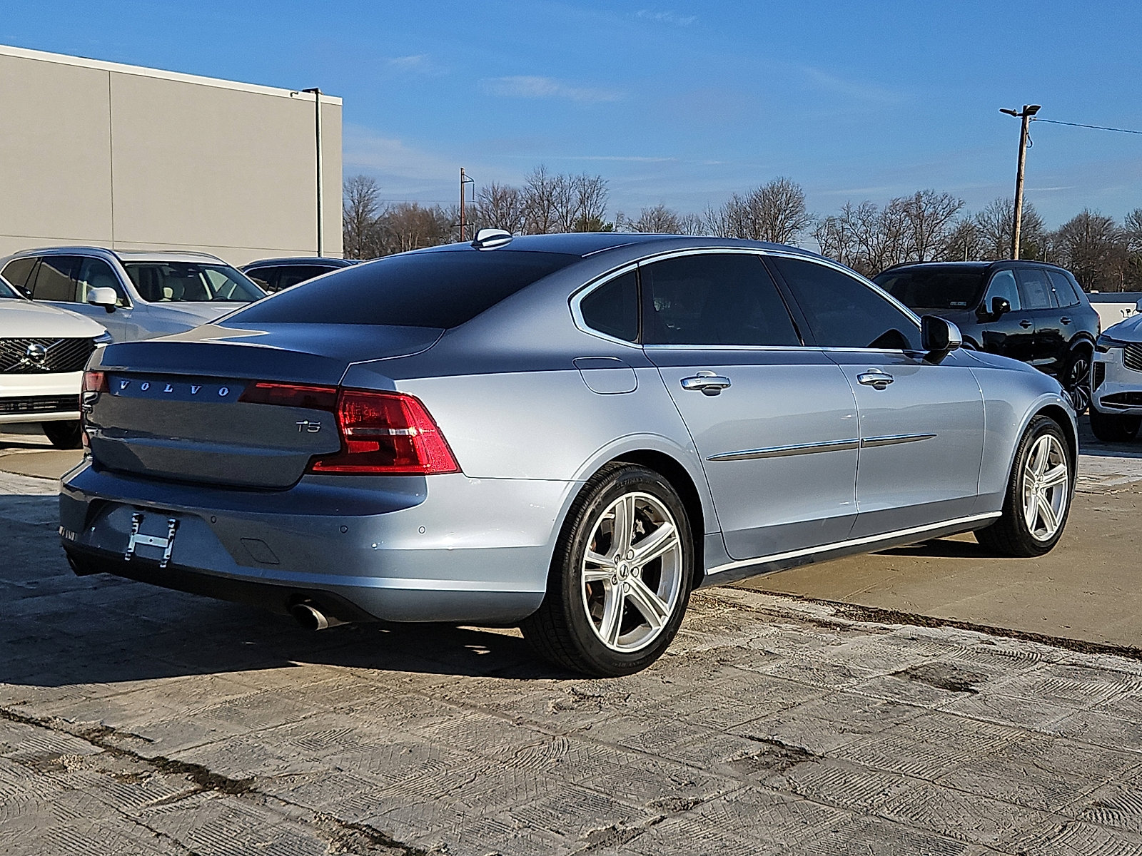Used 2018 Volvo S90 T5 Momentum w/ Convenience Package image 6