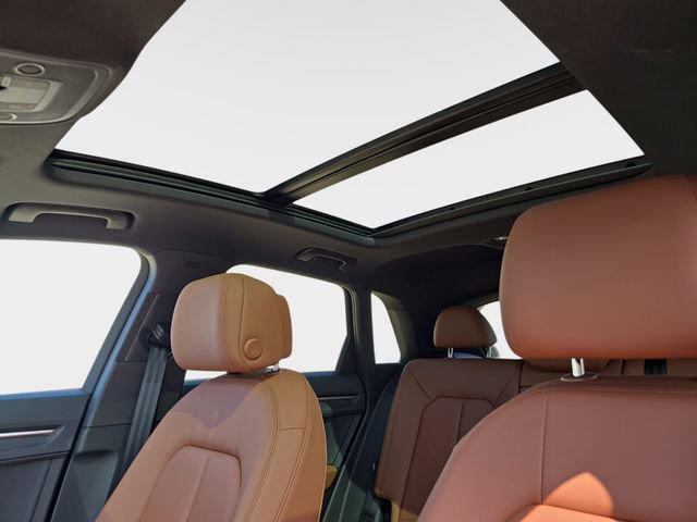 Used 2025 Audi Q3 2.0T Premium w/ Convenience Package AWD/4WD image 34