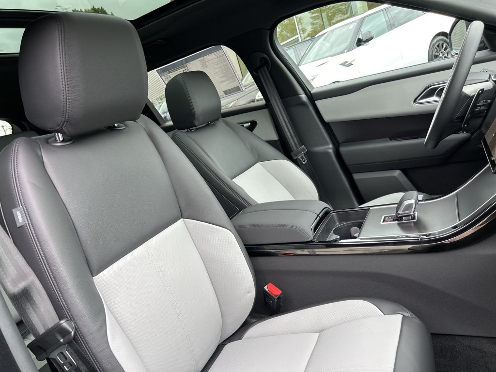 New 2026 Land Rover Range Rover Velar Dynamic SE AWD/4WD image 21