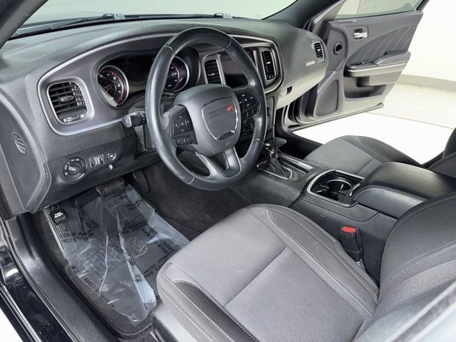 Used 2019 Dodge Charger SXT RWD image 11