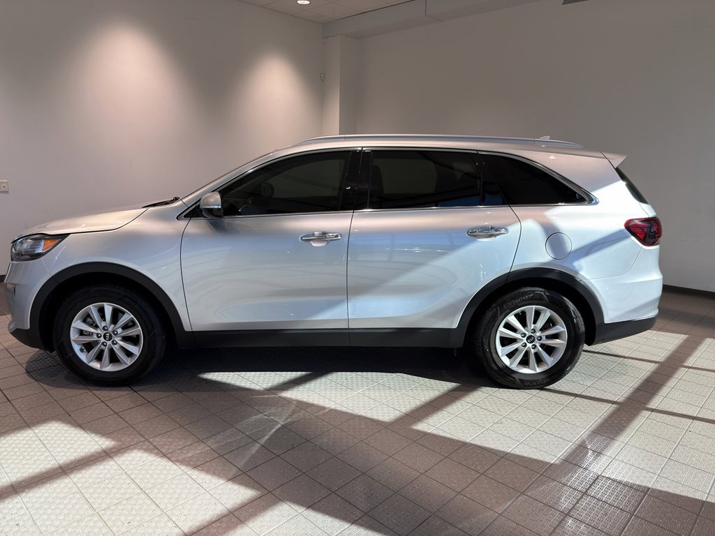 Used 2019 Kia Sorento LX w/ LX Convenience Package image 2