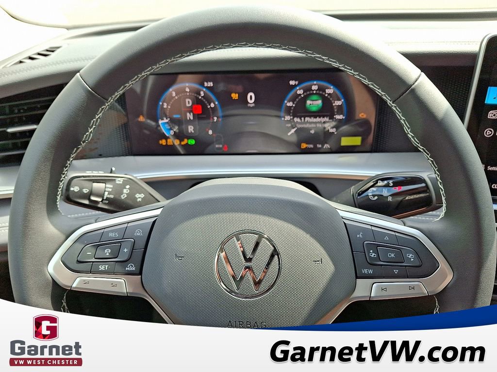 New 2025 Volkswagen Tiguan SE image 8